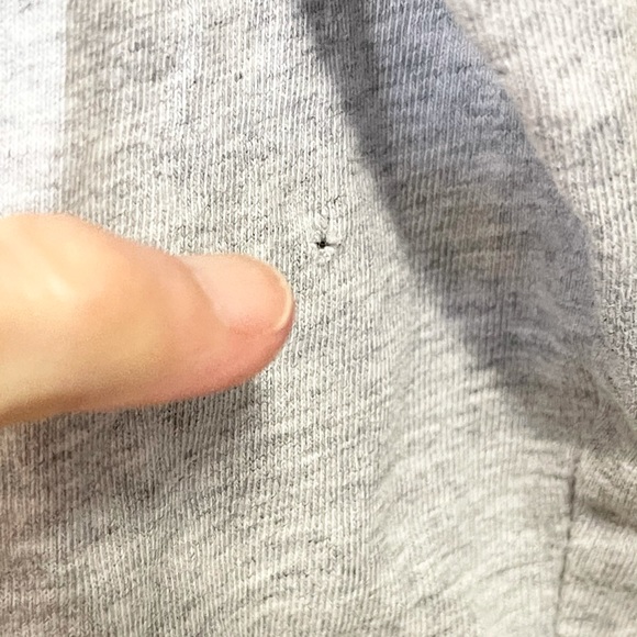 Distressed Vineyard Vines American flag graphic tee! - Picture 9 of 9